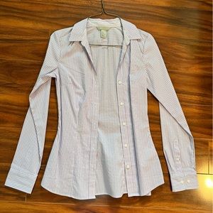 H&M woman buttoned down shirt US size 2
